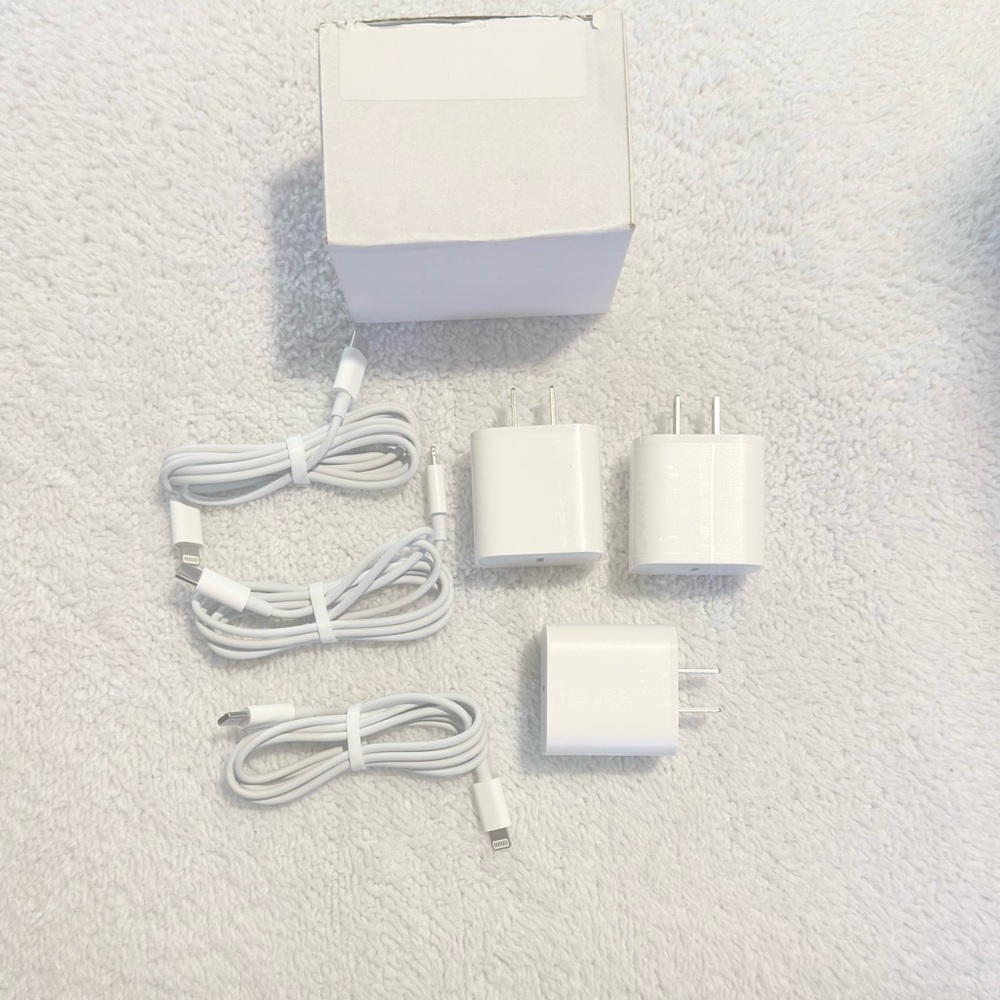 Pack of 3 Fast Charging Chargers (20W USB-C + Lightning Cable) New In Box